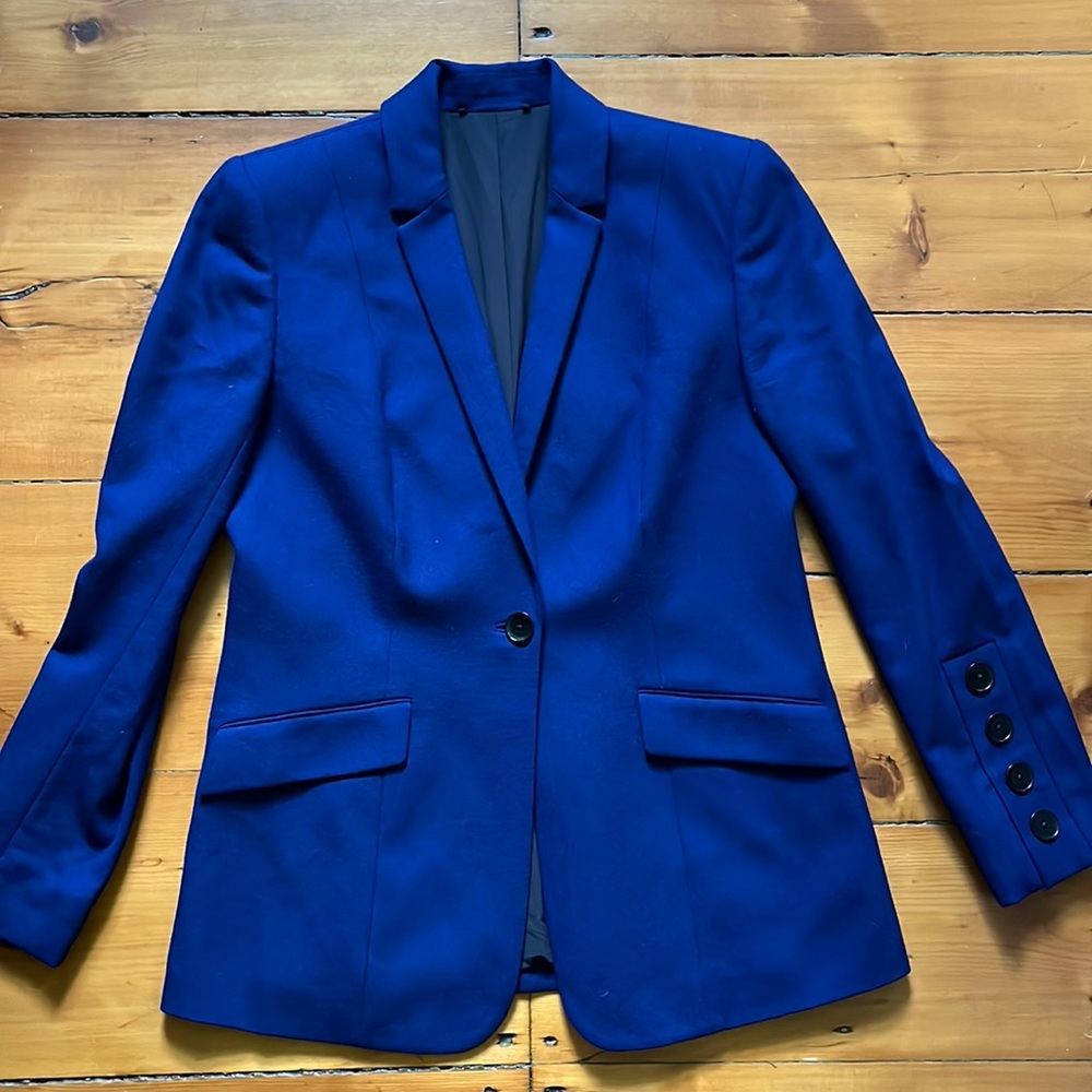 Elie Tahari navy blue blazer